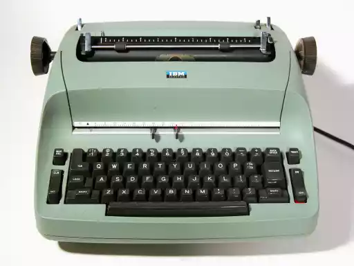 A photo of an IBM Selectric I electric typewriter