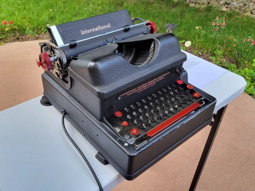 A photo of an IBM Model 01 Electric Typewriter